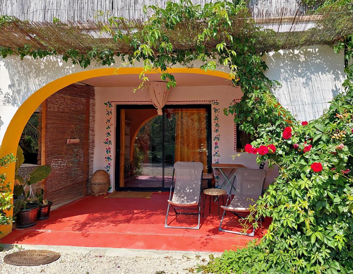 Hotel Domaine Colibri En Provence Pujaut Esterno foto