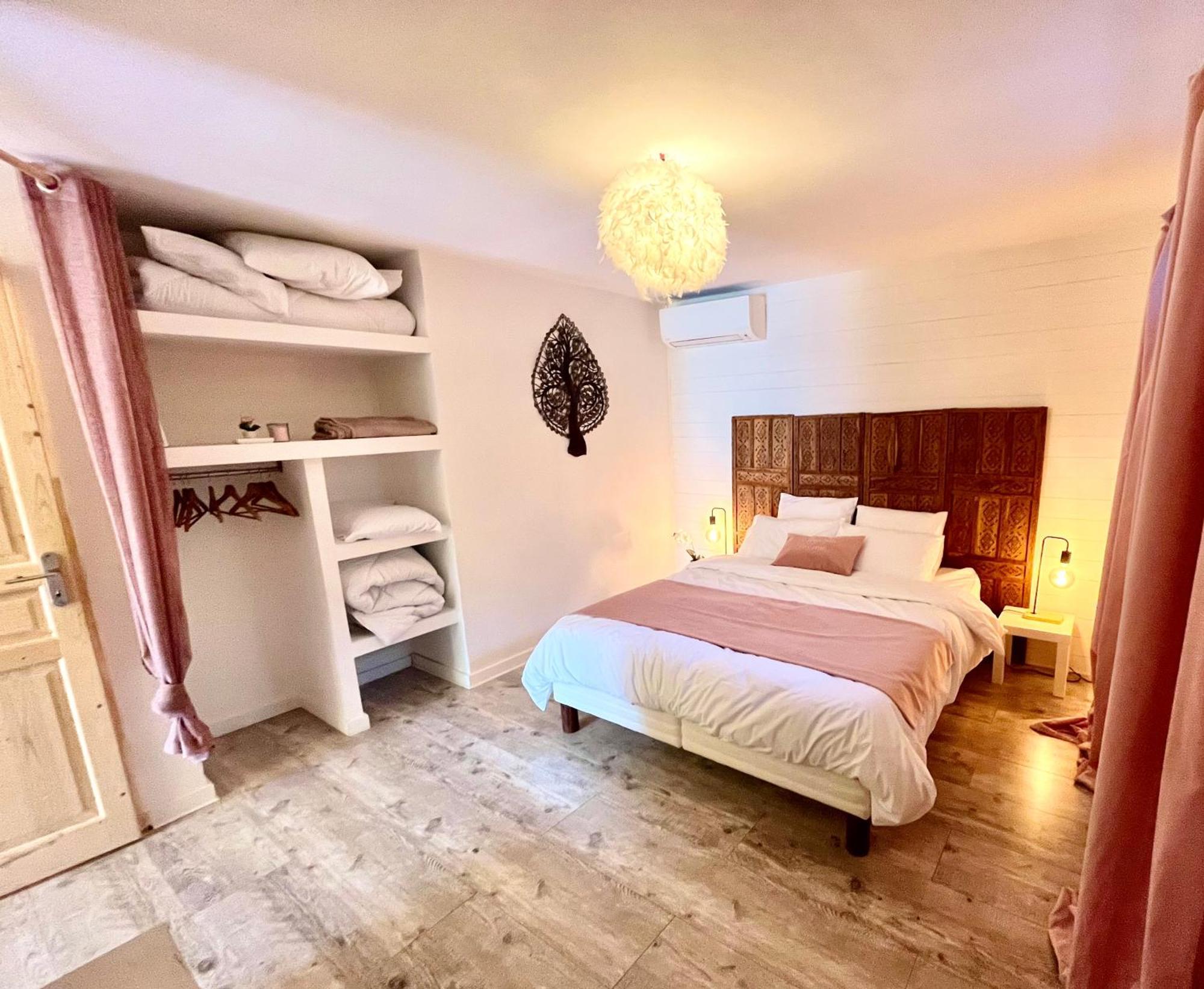 Hotel Domaine Colibri En Provence Pujaut Esterno foto