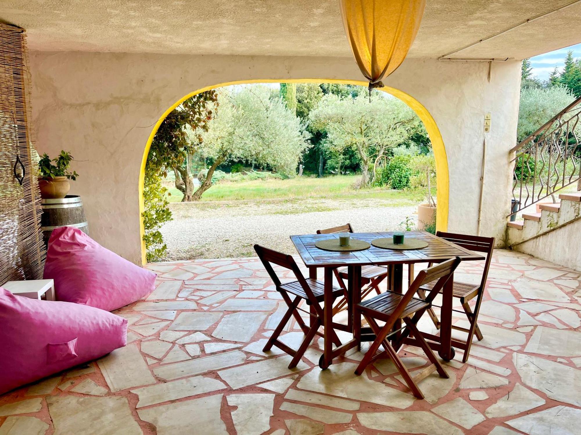 Hotel Domaine Colibri En Provence Pujaut Esterno foto