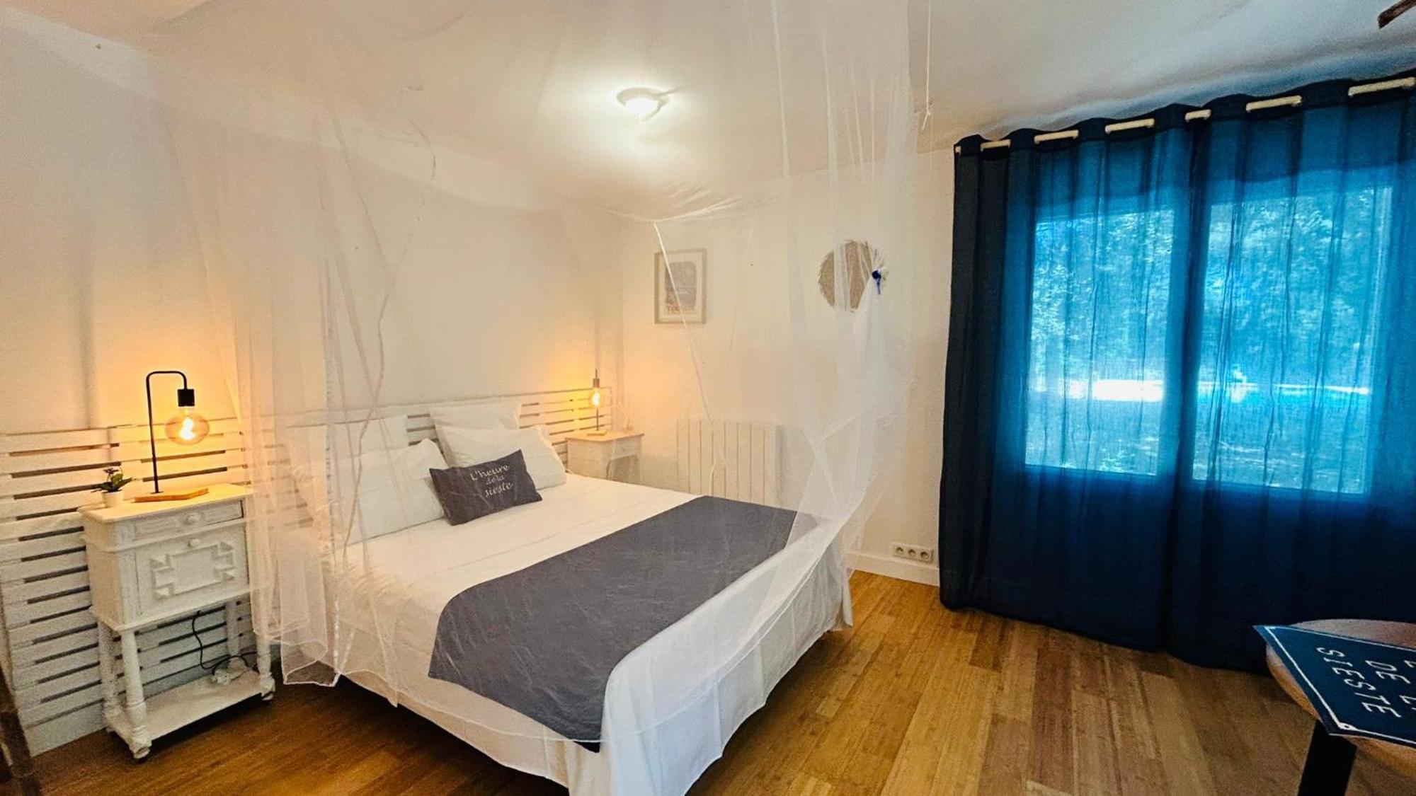 Hotel Domaine Colibri En Provence Pujaut Esterno foto