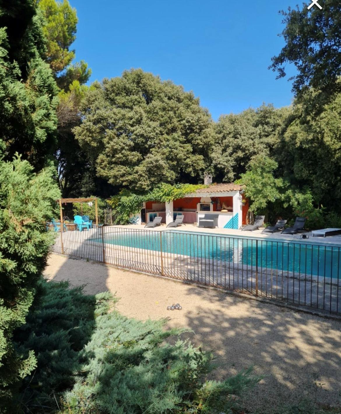 Hotel Domaine Colibri En Provence Pujaut Esterno foto