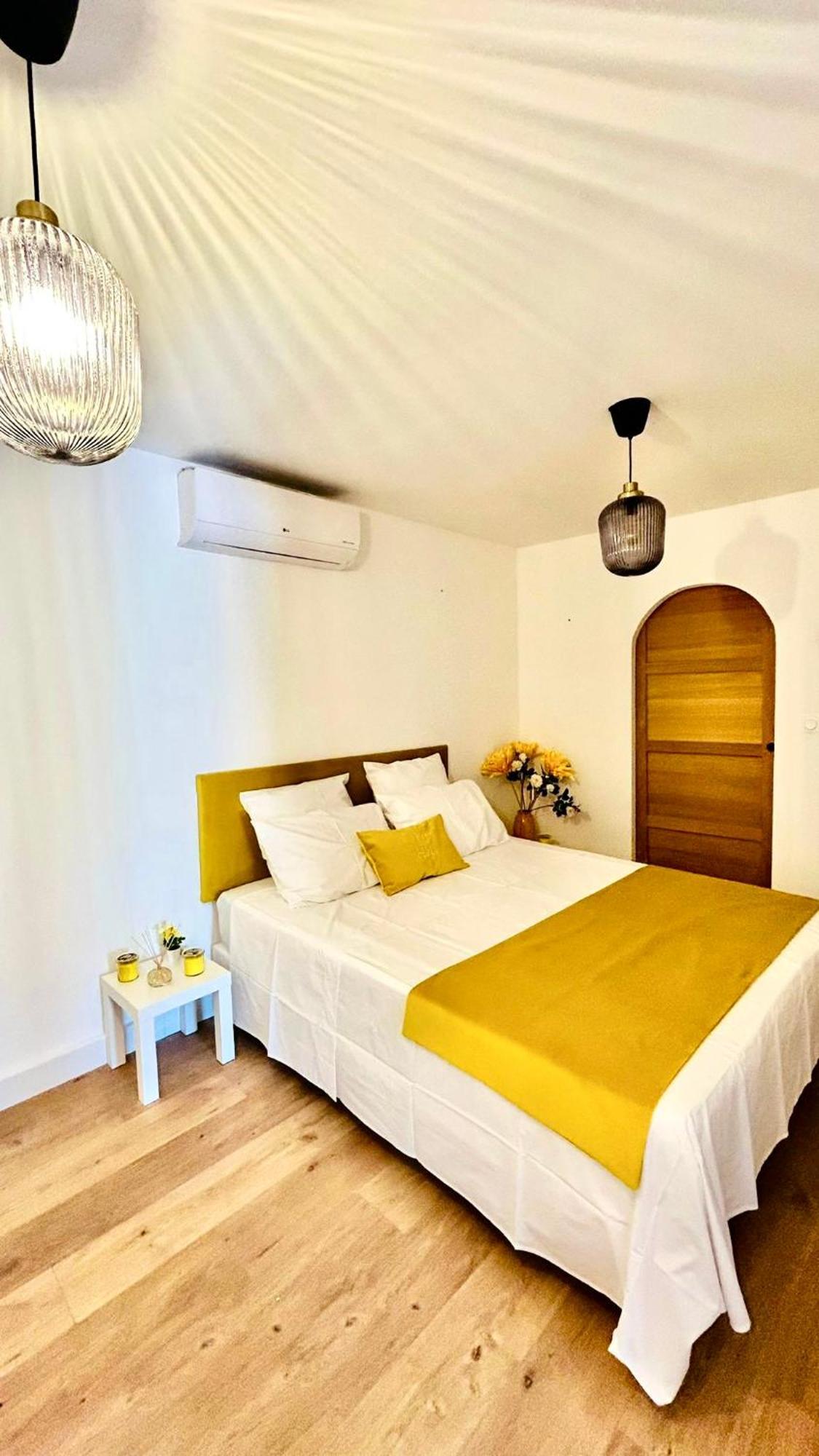 Hotel Domaine Colibri En Provence Pujaut Esterno foto