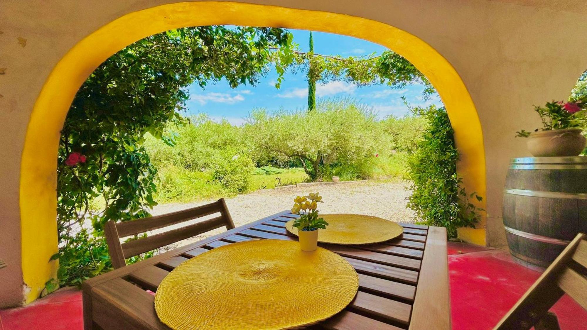 Hotel Domaine Colibri En Provence Pujaut Esterno foto